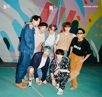 12月9日凌晨3时54分许，防弹少年团（BTS）热曲《Dynamite》MV在视频网站优兔上的播放量突破19亿次大关。 BIGHIT MUSIC供图（图片严禁转载复制）